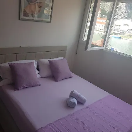 Apartment Maris Omiš Exterior foto
